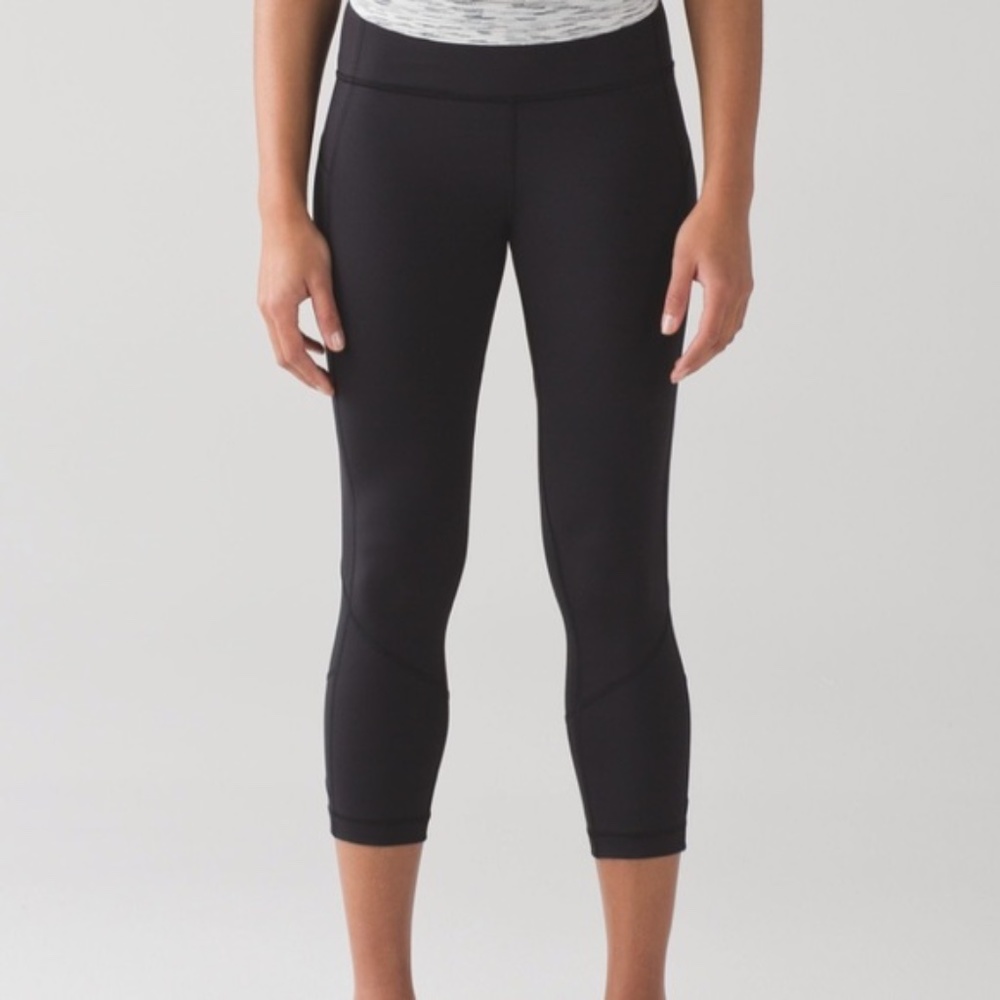 Lululemon - Pace Rival Crop  - Black - Size 6